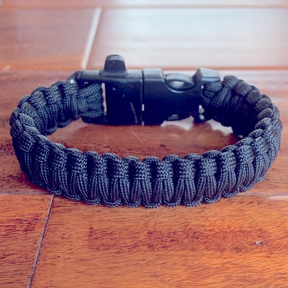 Black Fire-starter Paracord Steel Bracelet - Picture 2 of 8